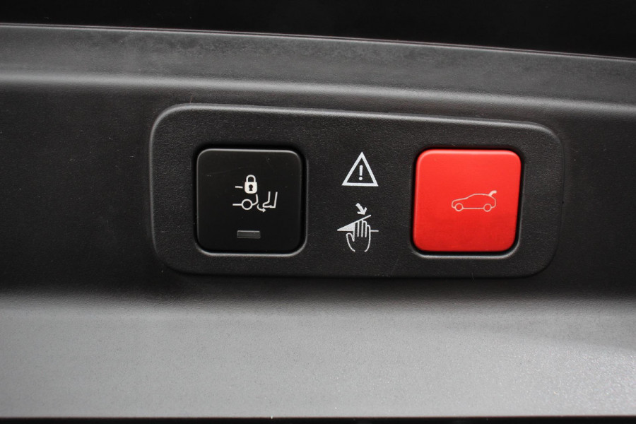 Peugeot 5008 1.2 PureTech 130pk Automaat Allure Navigatie Climate Control 7 Zits Virtual Cockpit Apple Carplay/Android Auto Keyless Entry Stoelverwarming Camera Cruise Control Elektrische Achterklep