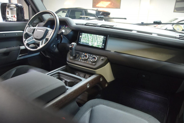 Land Rover Defender 2.0 D240 110 HSE Grijs kenteken|Navi|ACC|Ijskast|Org.NL|241pk! Land Rover Defender 2.0 D240 110 HSE Grijs kenteken|Navi|ACC|Ijskast|Org.NL|241pk!