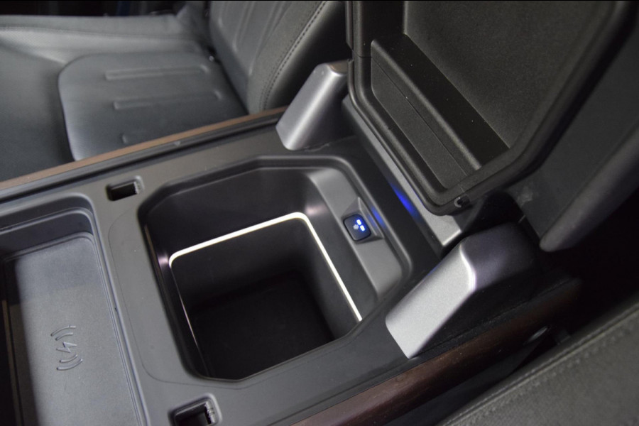 Land Rover Defender 2.0 D240 110 HSE Grijs kenteken|Navi|ACC|Ijskast|Org.NL|241pk! Land Rover Defender 2.0 D240 110 HSE Grijs kenteken|Navi|ACC|Ijskast|Org.NL|241pk!