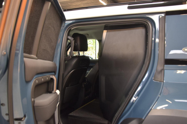 Land Rover Defender 2.0 D240 110 HSE Grijs kenteken|Navi|ACC|Ijskast|Org.NL|241pk! Land Rover Defender 2.0 D240 110 HSE Grijs kenteken|Navi|ACC|Ijskast|Org.NL|241pk!