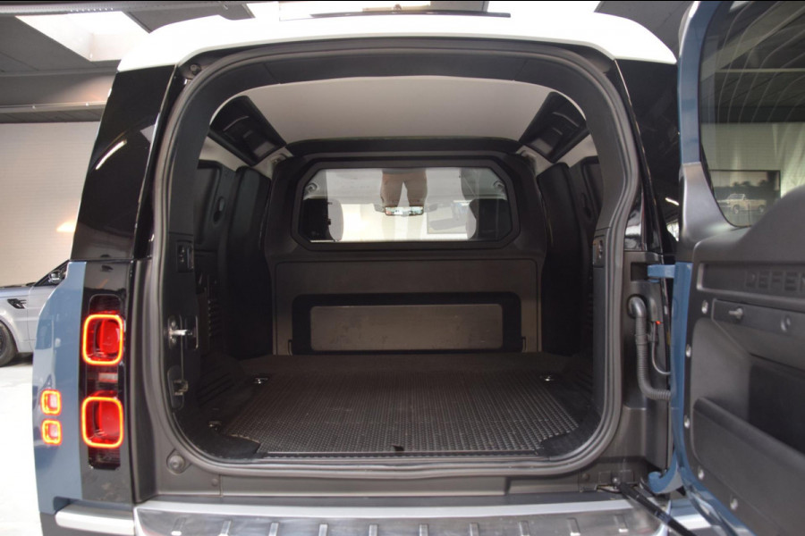 Land Rover Defender 2.0 D240 110 HSE Grijs kenteken|Navi|ACC|Ijskast|Org.NL|241pk! Land Rover Defender 2.0 D240 110 HSE Grijs kenteken|Navi|ACC|Ijskast|Org.NL|241pk!