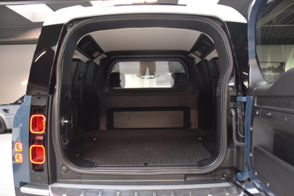 Land Rover Defender 2.0 D240 110 HSE Grijs kenteken|Navi|ACC|Ijskast|Org.NL|241pk! Land Rover Defender 2.0 D240 110 HSE Grijs kenteken|Navi|ACC|Ijskast|Org.NL|241pk!