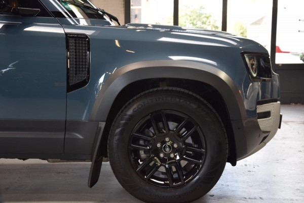 Land Rover Defender 2.0 D240 110 HSE Grijs kenteken|Navi|ACC|Ijskast|Org.NL|241pk! Land Rover Defender 2.0 D240 110 HSE Grijs kenteken|Navi|ACC|Ijskast|Org.NL|241pk!