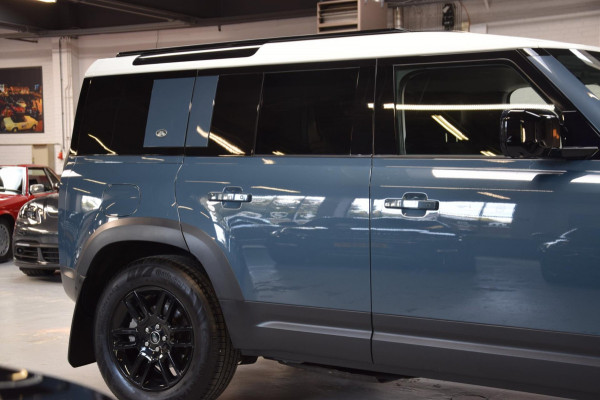 Land Rover Defender 2.0 D240 110 HSE Grijs kenteken|Navi|ACC|Ijskast|Org.NL|241pk! Land Rover Defender 2.0 D240 110 HSE Grijs kenteken|Navi|ACC|Ijskast|Org.NL|241pk!