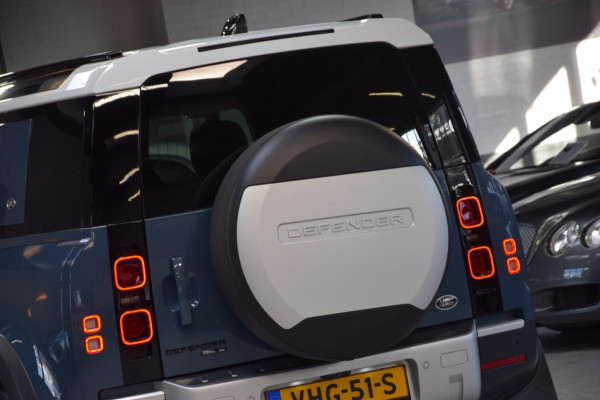 Land Rover Defender 2.0 D240 110 HSE Grijs kenteken|Navi|ACC|Ijskast|Org.NL|241pk! Land Rover Defender 2.0 D240 110 HSE Grijs kenteken|Navi|ACC|Ijskast|Org.NL|241pk!