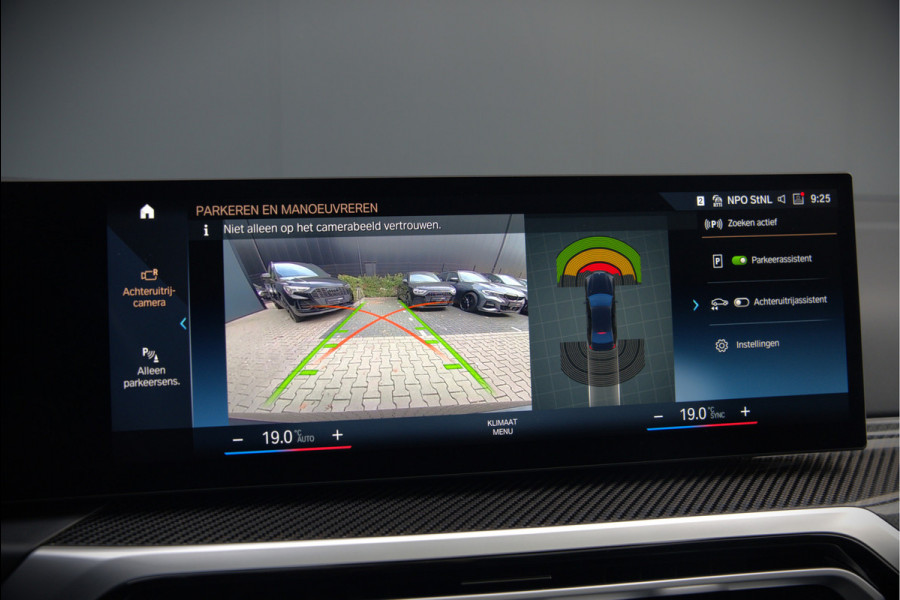 BMW 3-serie 320e High Executive M Sport | Panoramadak | Harman Kardon | Carbon | Camera | Adaptive LED | Stoelverwarming | Stuurverwarming | Apple Carplay | Navigatie | Cruise Control | Memory Seat | Trekhaak | Keyless | Shadowline