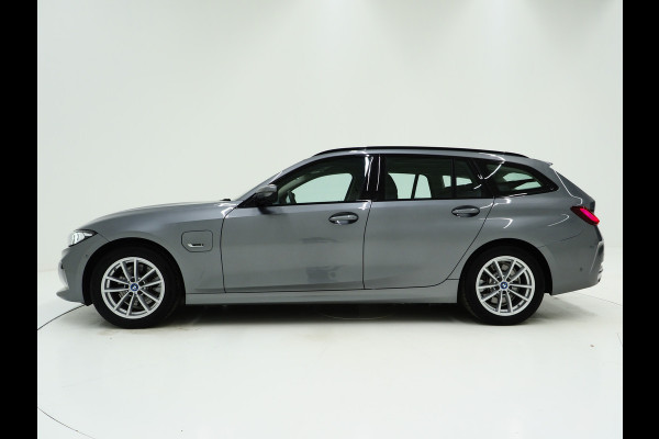 BMW 3 Serie Touring 320e LCI Shadow Line | Keyless | Camera | BLIS | Widescreen | Carplay | Cruise | DAB | LED