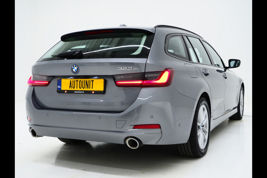 BMW 3 Serie Touring 320e LCI Shadow Line | Keyless | Camera | BLIS | Widescreen | Carplay | Cruise | DAB | LED