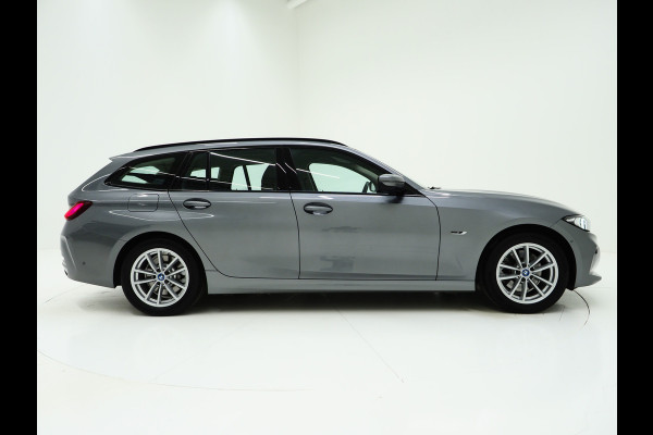 BMW 3 Serie Touring 320e LCI Shadow Line | Keyless | Camera | BLIS | Widescreen | Carplay | Cruise | DAB | LED