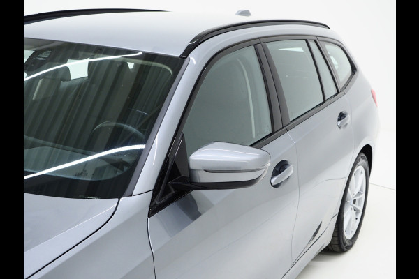 BMW 3 Serie Touring 320e LCI Shadow Line | Keyless | Camera | BLIS | Widescreen | Carplay | Cruise | DAB | LED