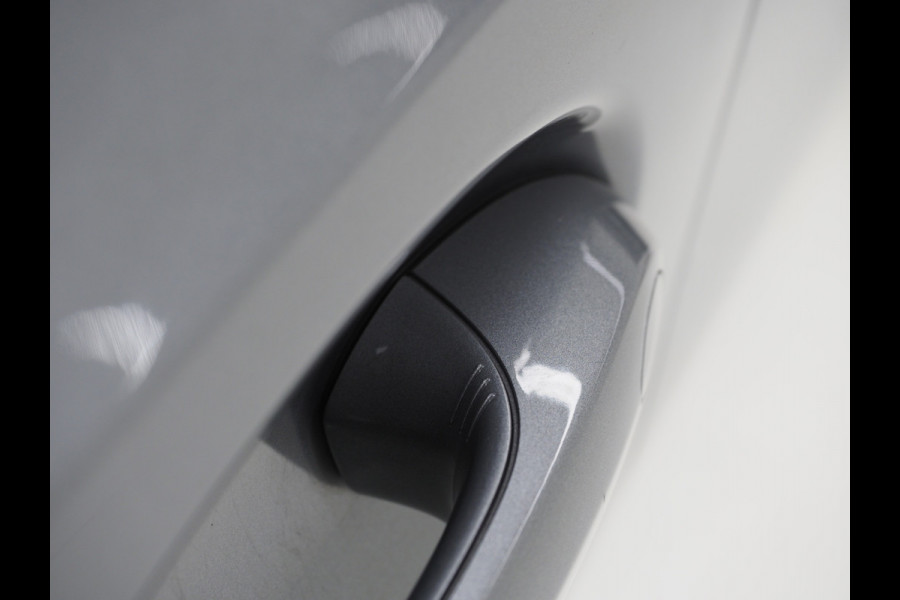 BMW 3 Serie Touring 320e LCI Shadow Line | Keyless | Camera | BLIS | Widescreen | Carplay | Cruise | DAB | LED