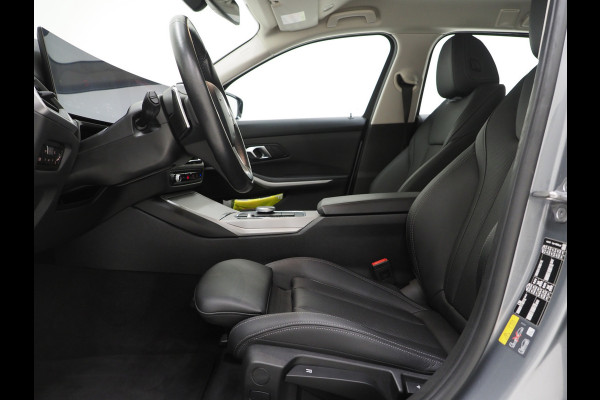 BMW 3 Serie Touring 320e LCI Shadow Line | Keyless | Camera | BLIS | Widescreen | Carplay | Cruise | DAB | LED