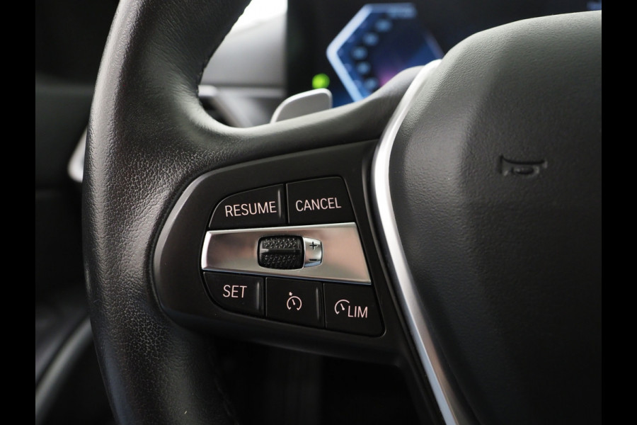 BMW 3 Serie Touring 320e LCI Shadow Line | Keyless | Camera | BLIS | Widescreen | Carplay | Cruise | DAB | LED