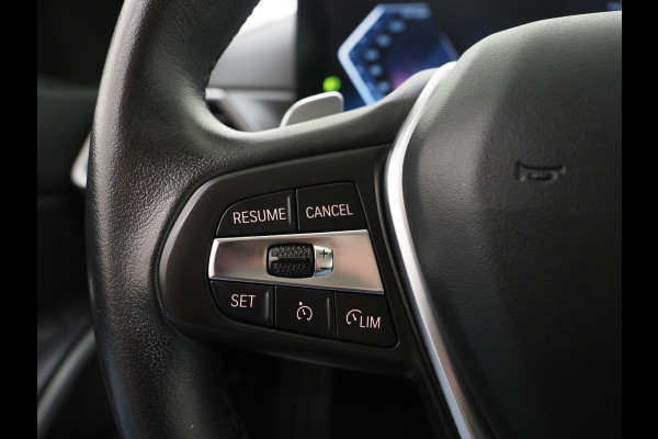 BMW 3 Serie Touring 320e LCI Shadow Line | Keyless | Camera | BLIS | Widescreen | Carplay | Cruise | DAB | LED