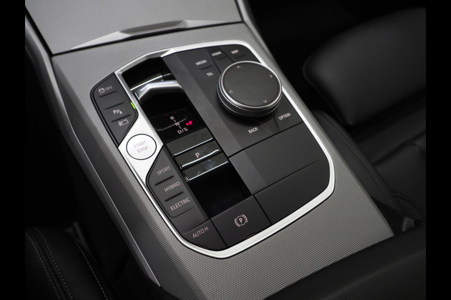 BMW 3 Serie Touring 320e LCI Shadow Line | Keyless | Camera | BLIS | Widescreen | Carplay | Cruise | DAB | LED