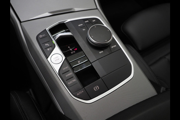 BMW 3 Serie Touring 320e LCI Shadow Line | Keyless | Camera | BLIS | Widescreen | Carplay | Cruise | DAB | LED