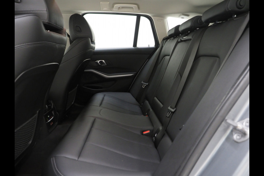 BMW 3 Serie Touring 320e LCI Shadow Line | Keyless | Camera | BLIS | Widescreen | Carplay | Cruise | DAB | LED