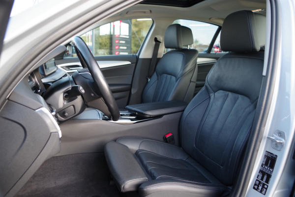BMW 5 Serie 540i 340 PK xDrive High Executive, Trekhaak, Schuif-Kanteldak, Adap. Cruise Control, Memory