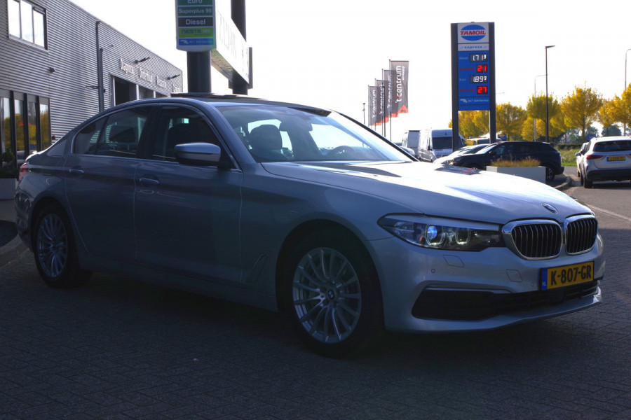 BMW 5 Serie 540i 340 PK xDrive High Executive, Trekhaak, Schuif-Kanteldak, Adap. Cruise Control, Memory