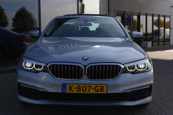 BMW 5 Serie 540i 340 PK xDrive High Executive, Trekhaak, Schuif-Kanteldak, Adap. Cruise Control, Memory
