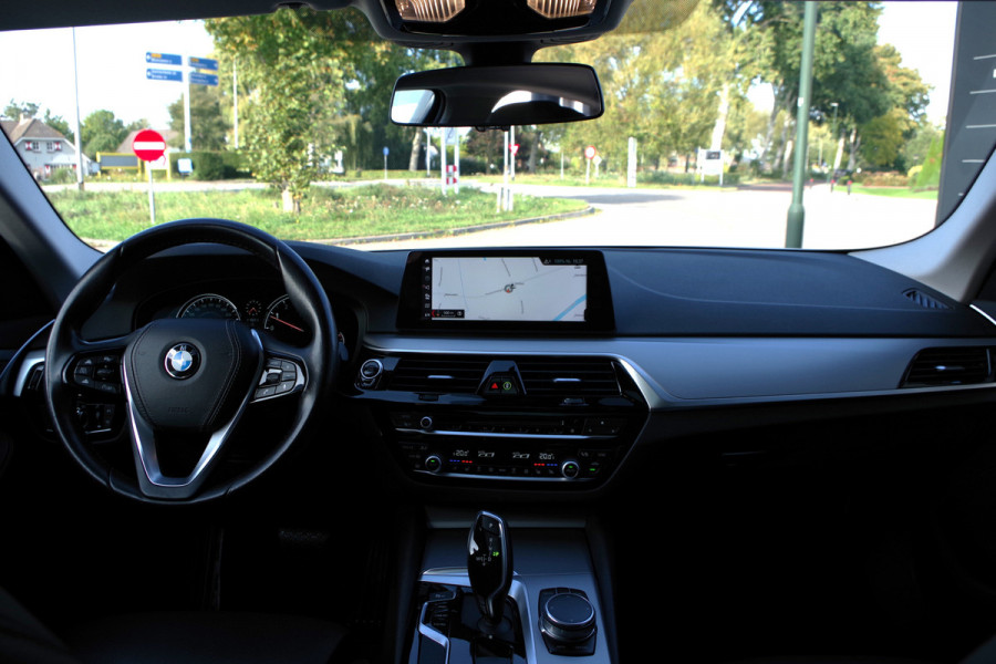 BMW 5 Serie 540i 340 PK xDrive High Executive, Trekhaak, Schuif-Kanteldak, Adap. Cruise Control, Memory