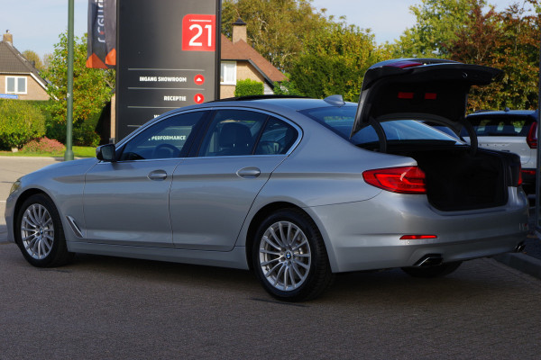 BMW 5 Serie 540i 340 PK xDrive High Executive, Trekhaak, Schuif-Kanteldak, Adap. Cruise Control, Memory