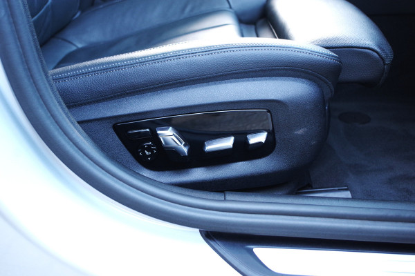 BMW 5 Serie 540i 340 PK xDrive High Executive, Trekhaak, Schuif-Kanteldak, Adap. Cruise Control, Memory