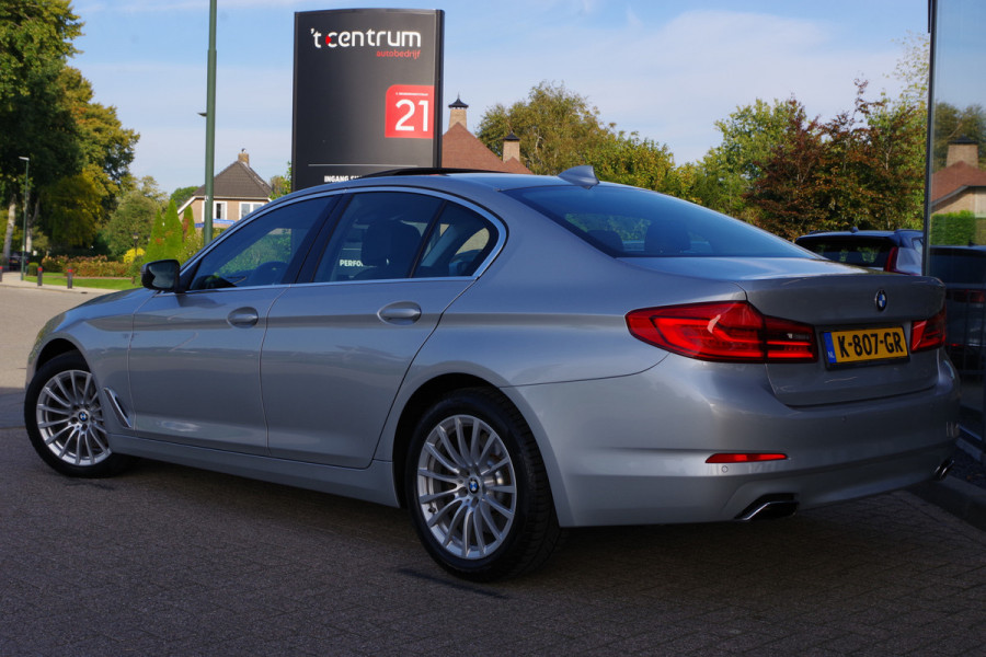 BMW 5 Serie 540i 340 PK xDrive High Executive, Trekhaak, Schuif-Kanteldak, Adap. Cruise Control, Memory