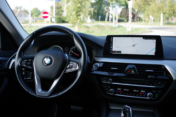 BMW 5 Serie 540i 340 PK xDrive High Executive, Trekhaak, Schuif-Kanteldak, Adap. Cruise Control, Memory