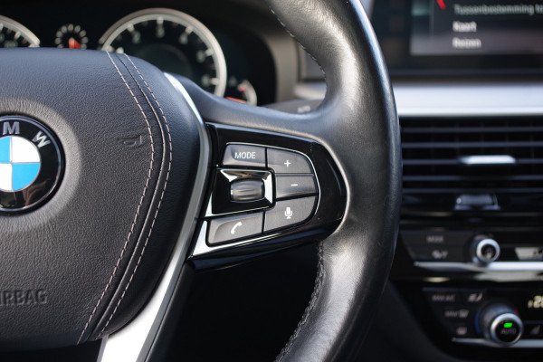 BMW 5 Serie 540i 340 PK xDrive High Executive, Trekhaak, Schuif-Kanteldak, Adap. Cruise Control, Memory