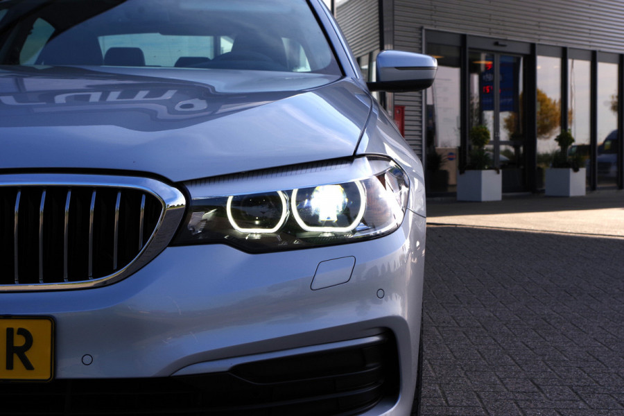 BMW 5 Serie 540i 340 PK xDrive High Executive, Trekhaak, Schuif-Kanteldak, Adap. Cruise Control, Memory