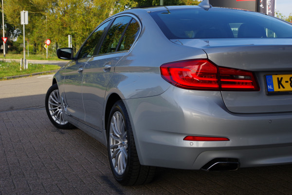 BMW 5 Serie 540i 340 PK xDrive High Executive, Trekhaak, Schuif-Kanteldak, Adap. Cruise Control, Memory