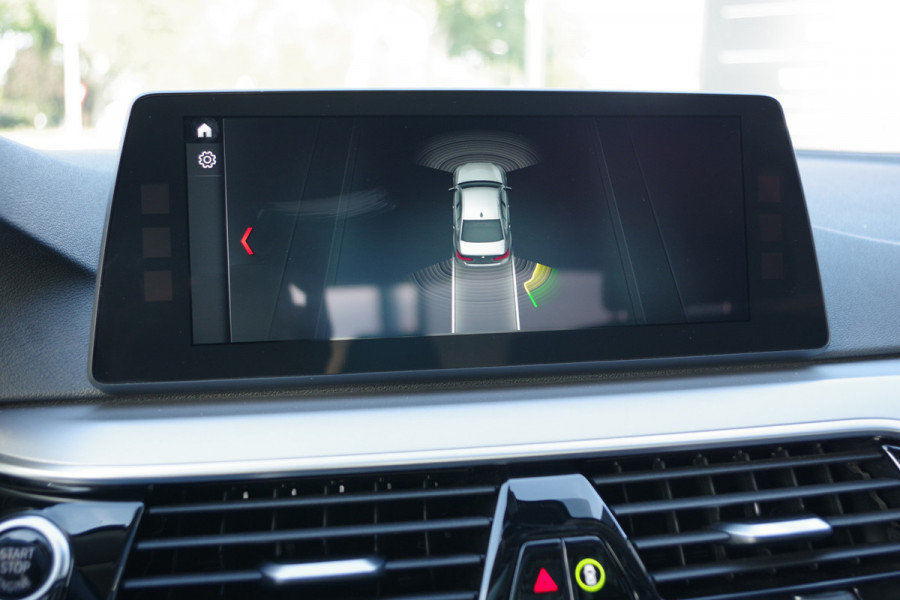 BMW 5 Serie 540i 340 PK xDrive High Executive, Trekhaak, Schuif-Kanteldak, Adap. Cruise Control, Memory