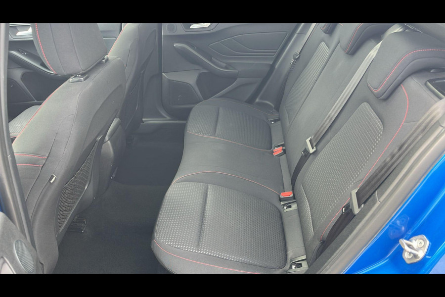 Ford Focus 1.0 EcoBoost ST Line Business 125pk Panorama dak | Achteruitrijcamera | Adaptieve Cruise | Winterpack | Full LED | B&O Audio | 18 inch velgen