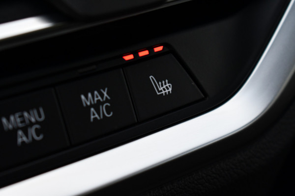 BMW 3 Serie Touring 330e M-Sport Pano HUD El-zetels laser-LED Camera