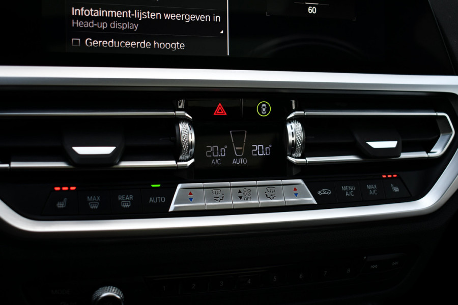 BMW 3 Serie Touring 330e M-Sport Pano HUD El-zetels laser-LED Camera