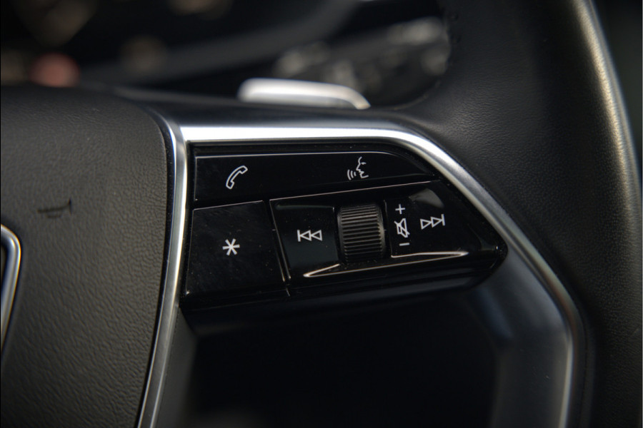 Audi e-tron 55 quattro Business edition 95 kWh S-Line | Panoramadak | Bang & Olufsen | Stoelkoeling | Stoelverwarming | Massage | Head-Up Display | 360 Camera | Matrix LED | Luchtvering | Nachtzicht | Memory Seats | Elektrisch Verstelbare Stoele