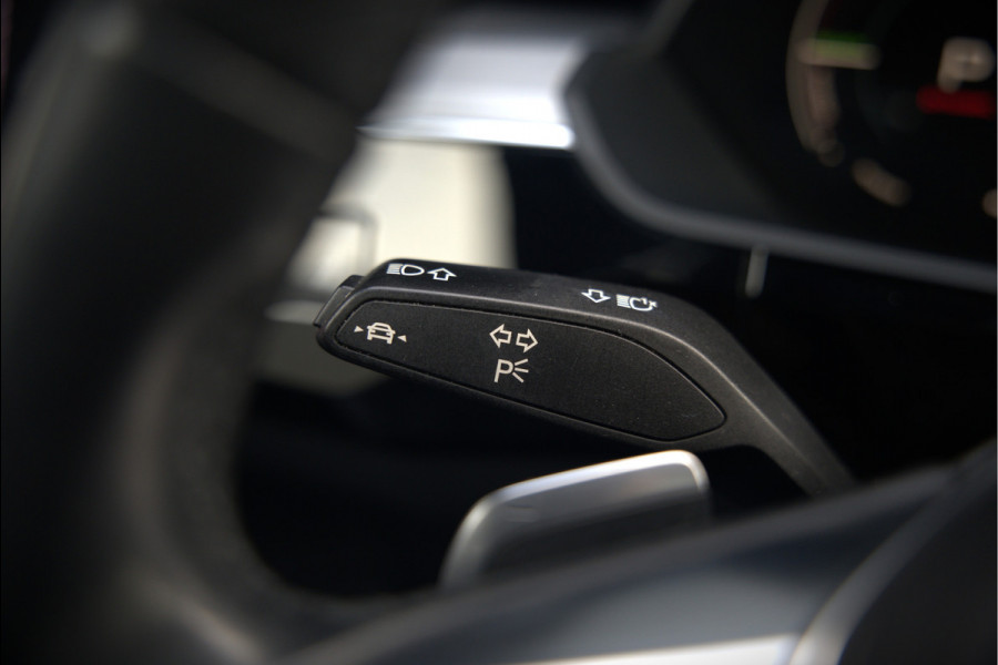 Audi e-tron 55 quattro Business edition 95 kWh S-Line | Panoramadak | Bang & Olufsen | Stoelkoeling | Stoelverwarming | Massage | Head-Up Display | 360 Camera | Matrix LED | Luchtvering | Nachtzicht | Memory Seats | Elektrisch Verstelbare Stoele