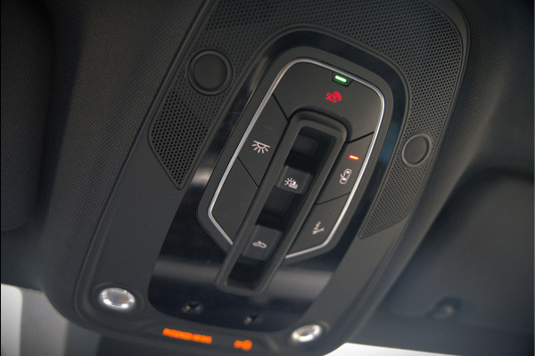 Audi e-tron 55 quattro Business edition 95 kWh S-Line | Panoramadak | Bang & Olufsen | Stoelkoeling | Stoelverwarming | Massage | Head-Up Display | 360 Camera | Matrix LED | Luchtvering | Nachtzicht | Memory Seats | Elektrisch Verstelbare Stoele
