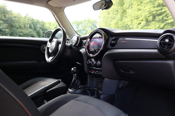 MINI Mini 1.5 One First Essential | Carplay | MINI Mini 1.5 One First Essential | Carplay |