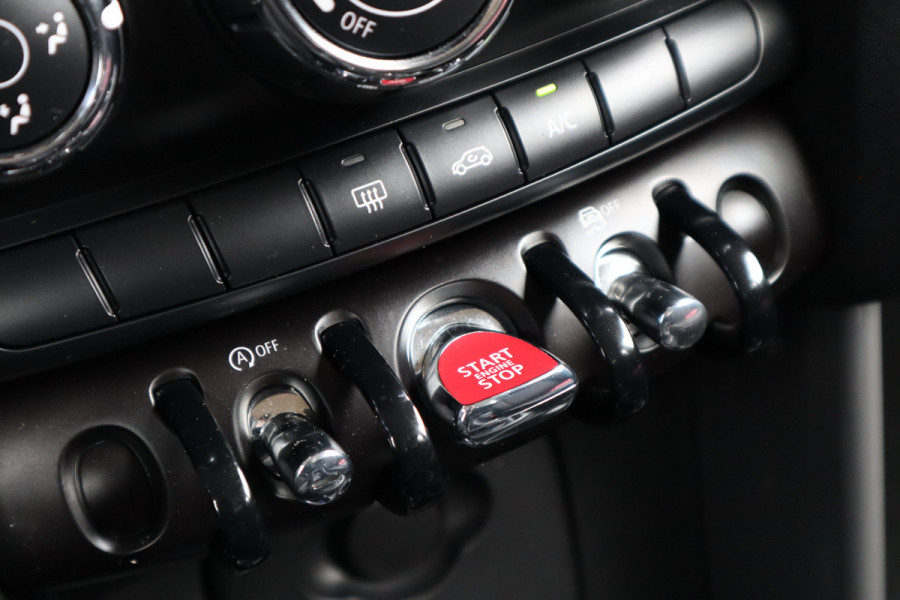 MINI Mini 1.5 One First Essential | Carplay | MINI Mini 1.5 One First Essential | Carplay |