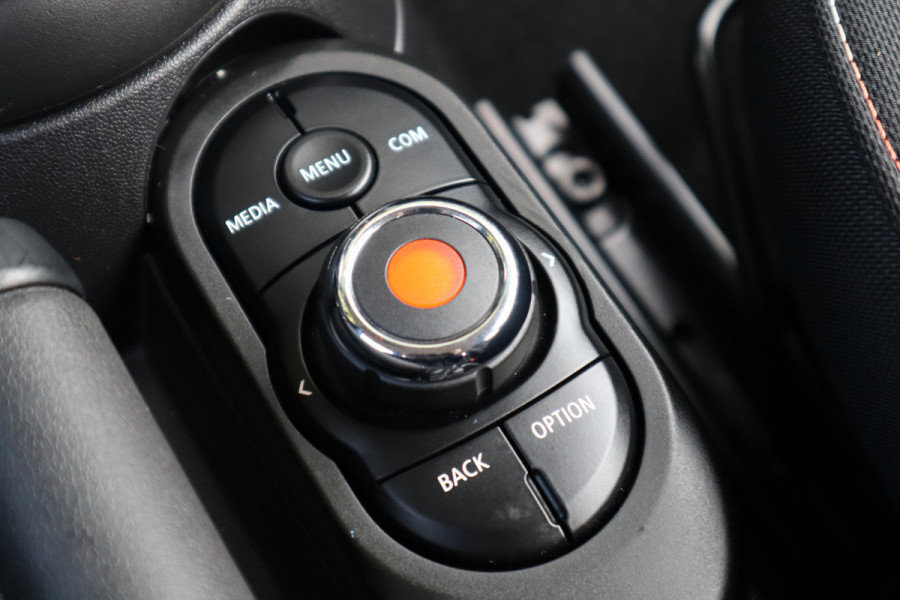 MINI Mini 1.5 One First Essential | Carplay | MINI Mini 1.5 One First Essential | Carplay |