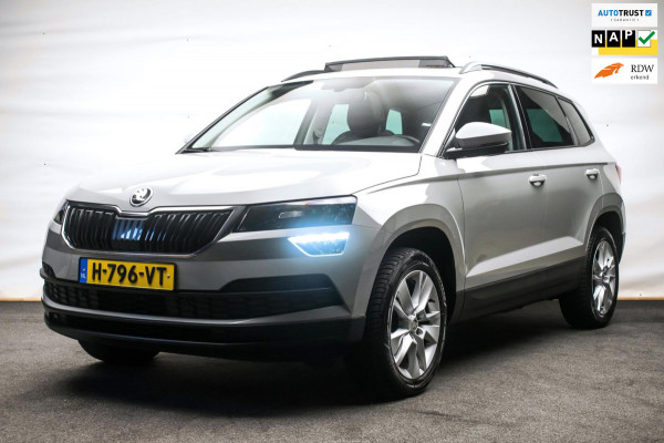 Škoda Karoq 1.0 TSI Ambition Sport [ Panoramadak El Trekhaak Camera Sportinterieur Stoelverwarming Carplay ]