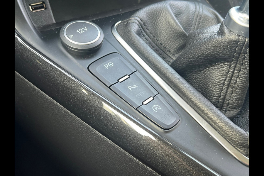 Ford Focus BWJ 2018 | 1.0 126PK Titanium | TREKHAAK | CAMERA  | CLIMA | NAVI | CARPLAY | SPORTSTOELEN | CRUISE | PDC 2X