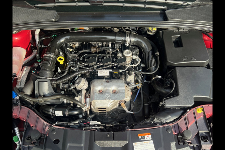 Ford Focus BWJ 2018 | 1.0 126PK Titanium | TREKHAAK | CAMERA  | CLIMA | NAVI | CARPLAY | SPORTSTOELEN | CRUISE | PDC 2X