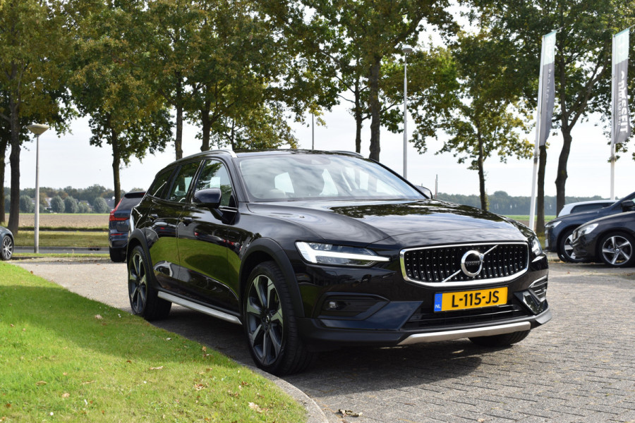 Volvo V60 Cross Country B5 AWD 265PK Automaat Pro | Trekhaak | BLIS | ACC | Camera | 20"LMV | Stuurverwarming