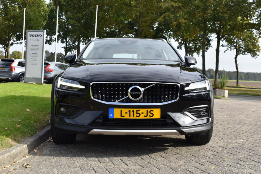 Volvo V60 Cross Country B5 AWD 265PK Automaat Pro | Trekhaak | BLIS | ACC | Camera | 20"LMV | Stuurverwarming