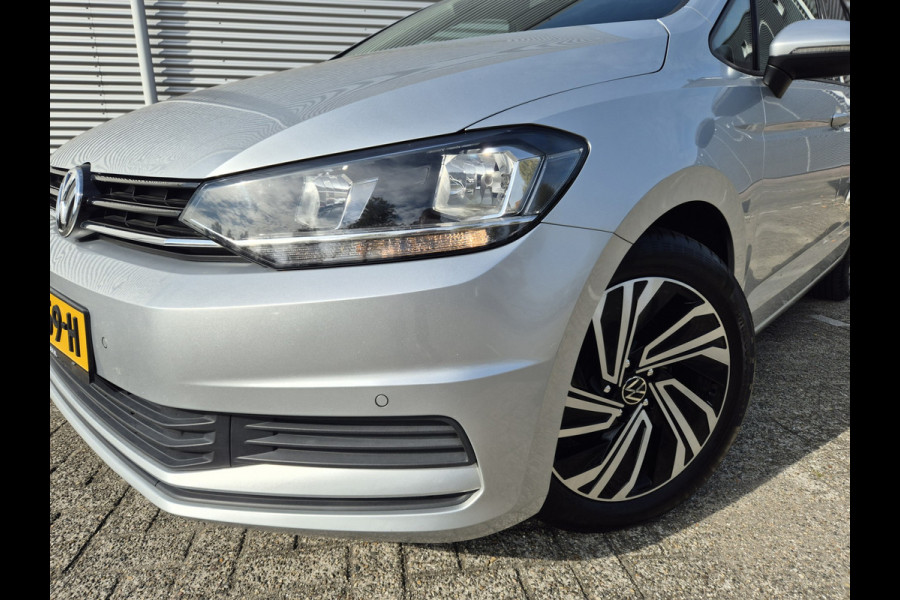 Volkswagen Touran 1.2 TSI 7persoons,clima,wegklapbare trekhaak,stoelverwarming,parkeersensoren