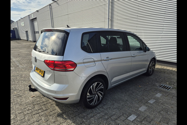Volkswagen Touran 1.2 TSI 7persoons,clima,wegklapbare trekhaak,stoelverwarming,parkeersensoren