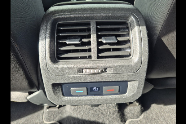 Volkswagen Touran 1.2 TSI 7persoons,clima,wegklapbare trekhaak,stoelverwarming,parkeersensoren